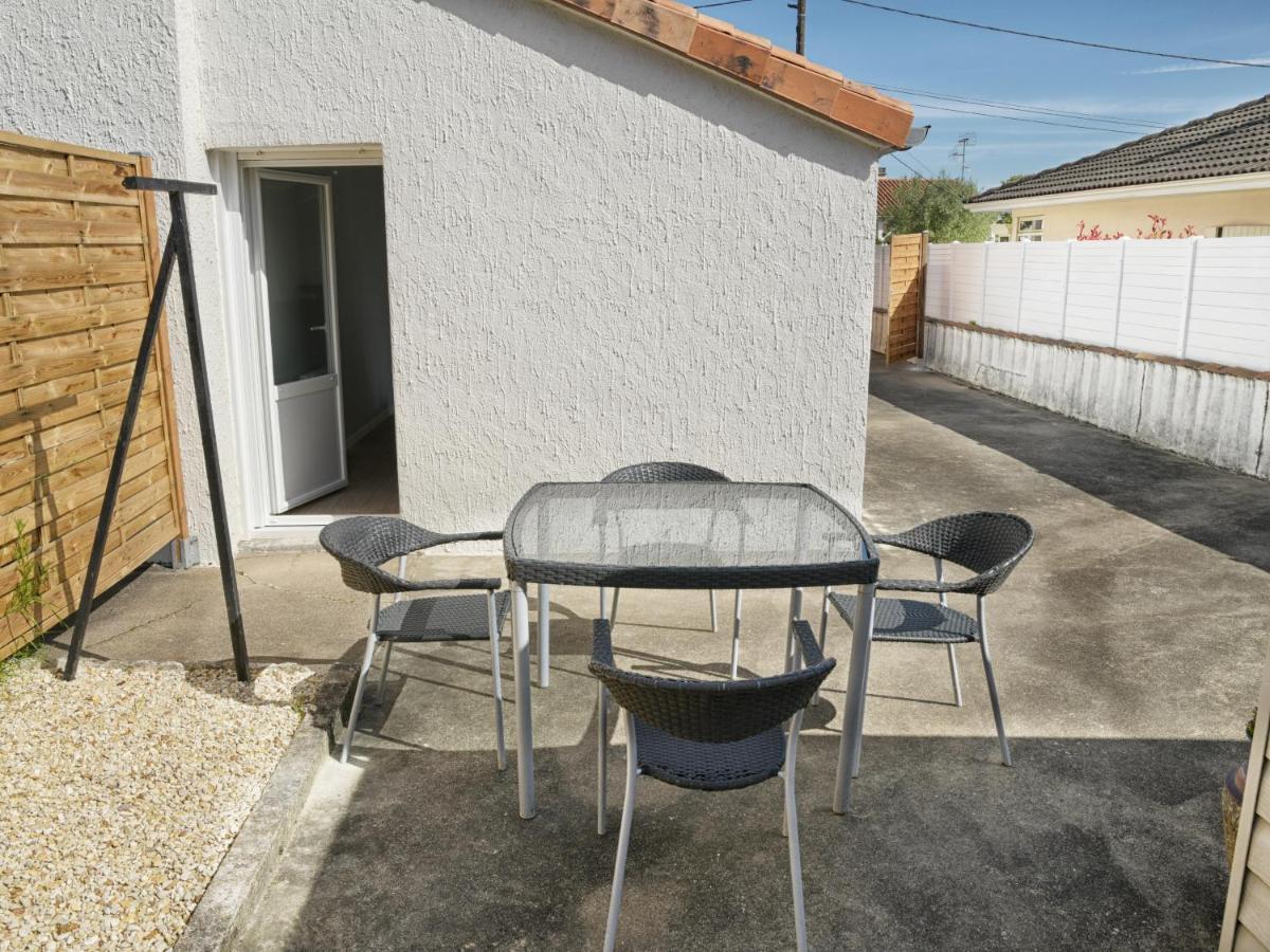 Apartamento T2 - 28M2 Avec Cour Et Stationnement, Wifi Et Linge Fournis Angulema Exterior foto