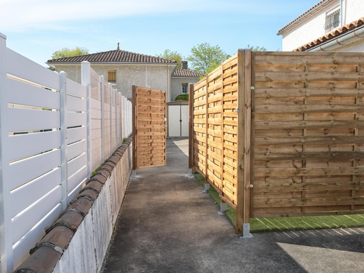 Apartamento T2 - 28M2 Avec Cour Et Stationnement, Wifi Et Linge Fournis Angulema Exterior foto