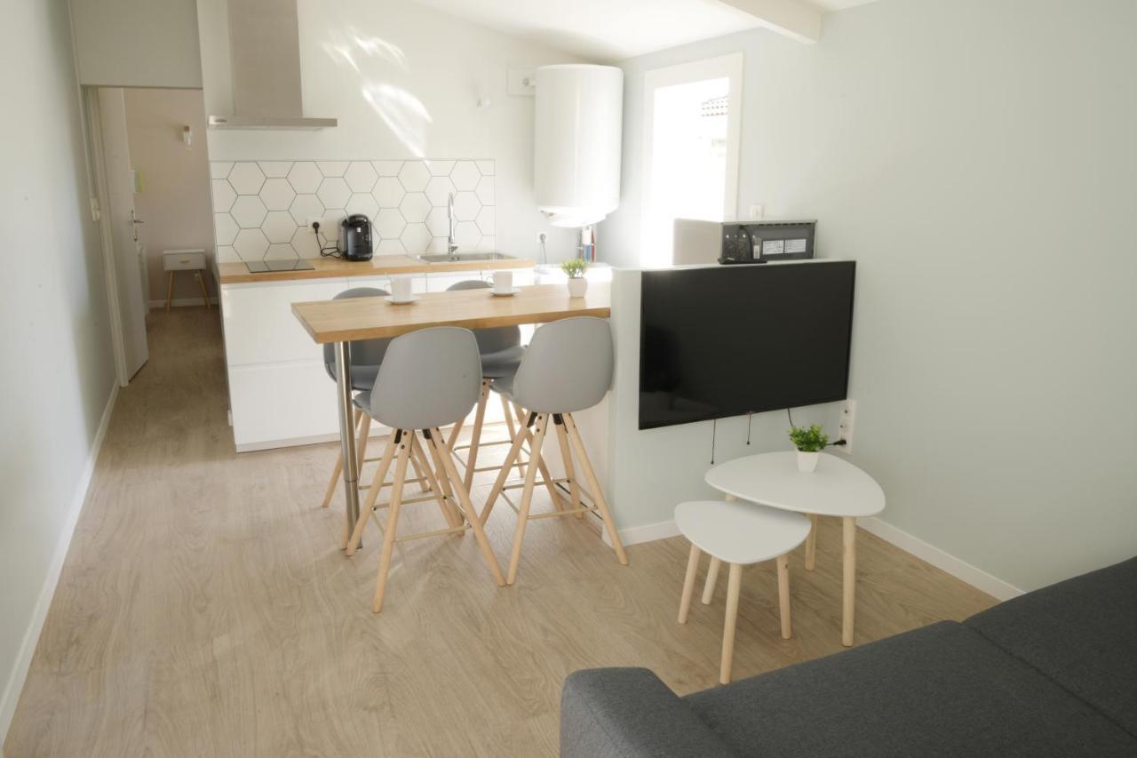 Apartamento T2 - 28M2 Avec Cour Et Stationnement, Wifi Et Linge Fournis Angulema Exterior foto