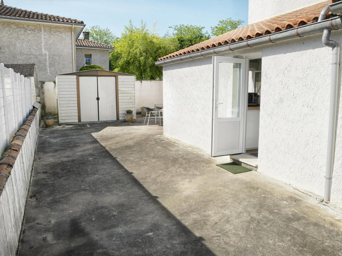 Apartamento T2 - 28M2 Avec Cour Et Stationnement, Wifi Et Linge Fournis Angulema Exterior foto